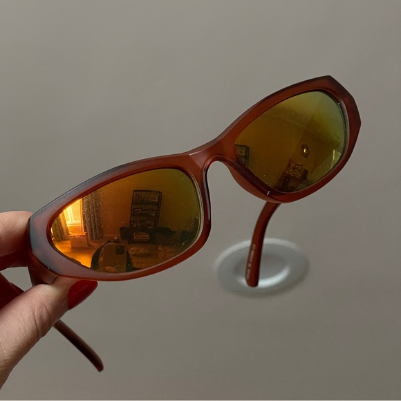 Sunglasses - Picture 3 of 4